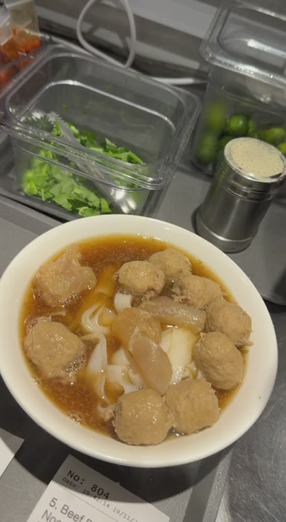 Sliced Beef with Soup and Beef Balls (Dry/Soup)